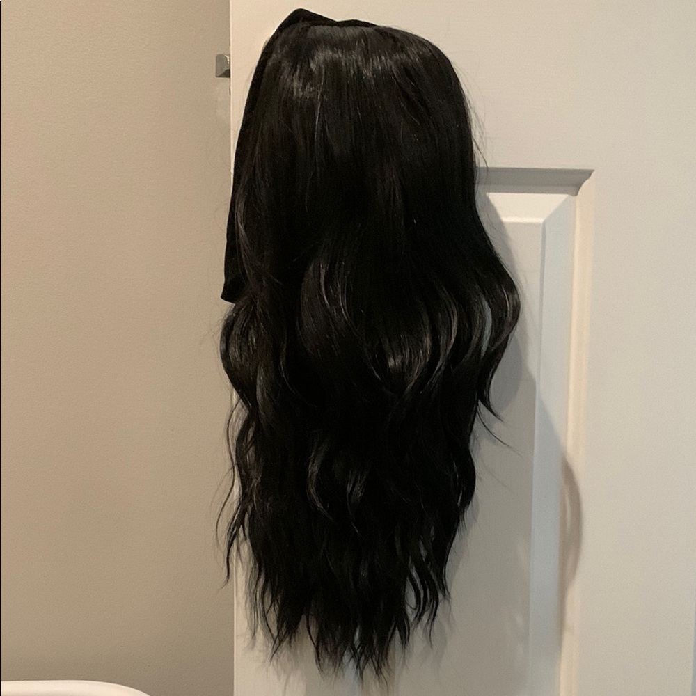Chelsey Smith Crown Cloud Black Headband Wig
